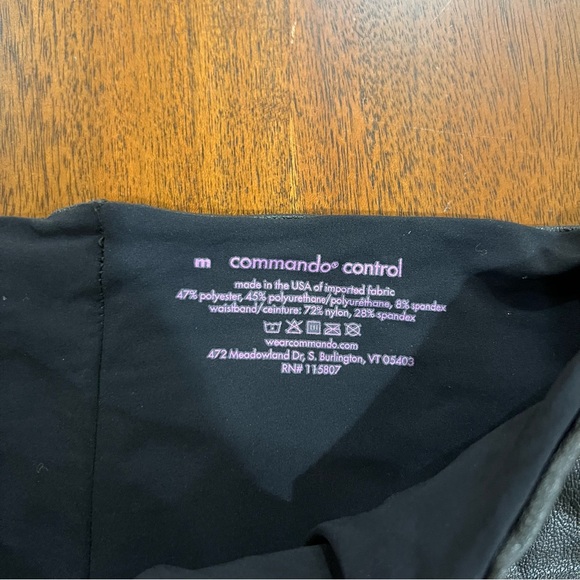 Commando Perfect Control Faux Leather High Waisted Leggings Size Medium - Picture 4 of 6